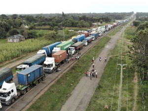 Kenyan union suspends movement of trucks to Uganda