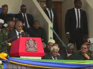 Magufuli leads mourners in Mkapa send-off, renames stadium